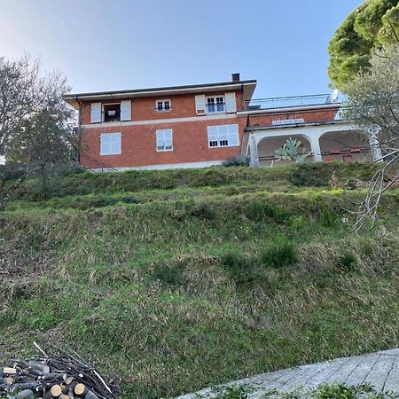 Casa Vacanza Villa Patrizia Follo Alto Екстер'єр фото