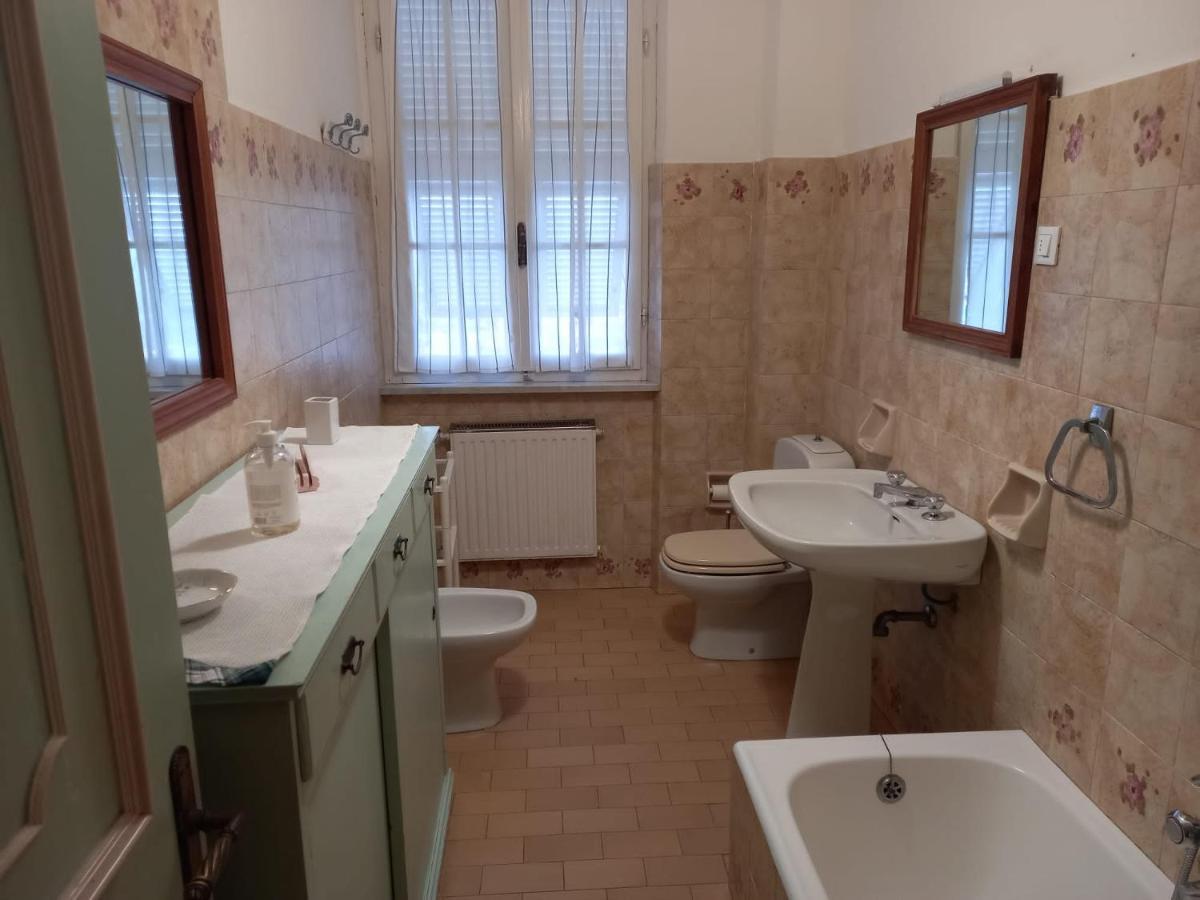 Casa Vacanza Villa Patrizia Follo Alto Екстер'єр фото